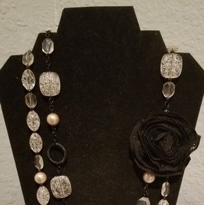 NWT Long New York and Company Necklace